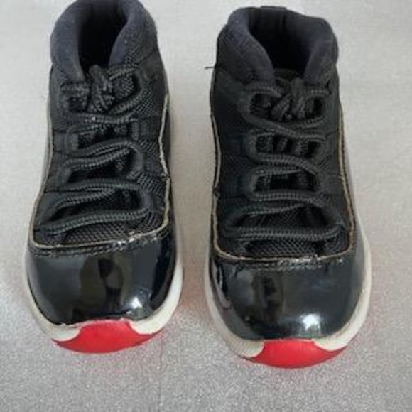 Nike Air Jordan 11 XI Bred TD 2019 Shoes Sneakers Size 7 Toddler - Picture 2 of 6